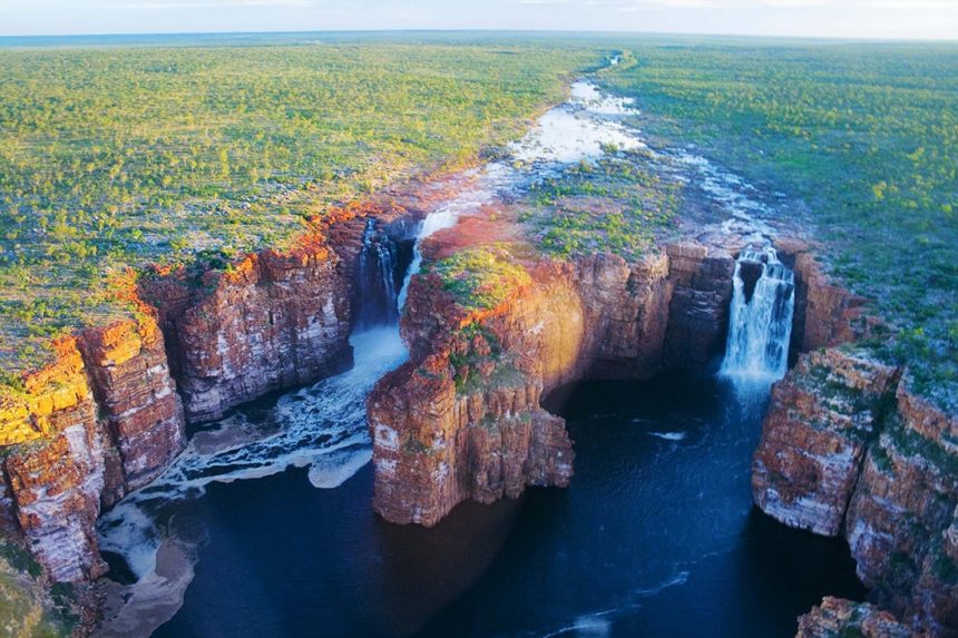 aust-country-info-kimberleys-waterfalls aust-country-info-kimberleys-waterfalls