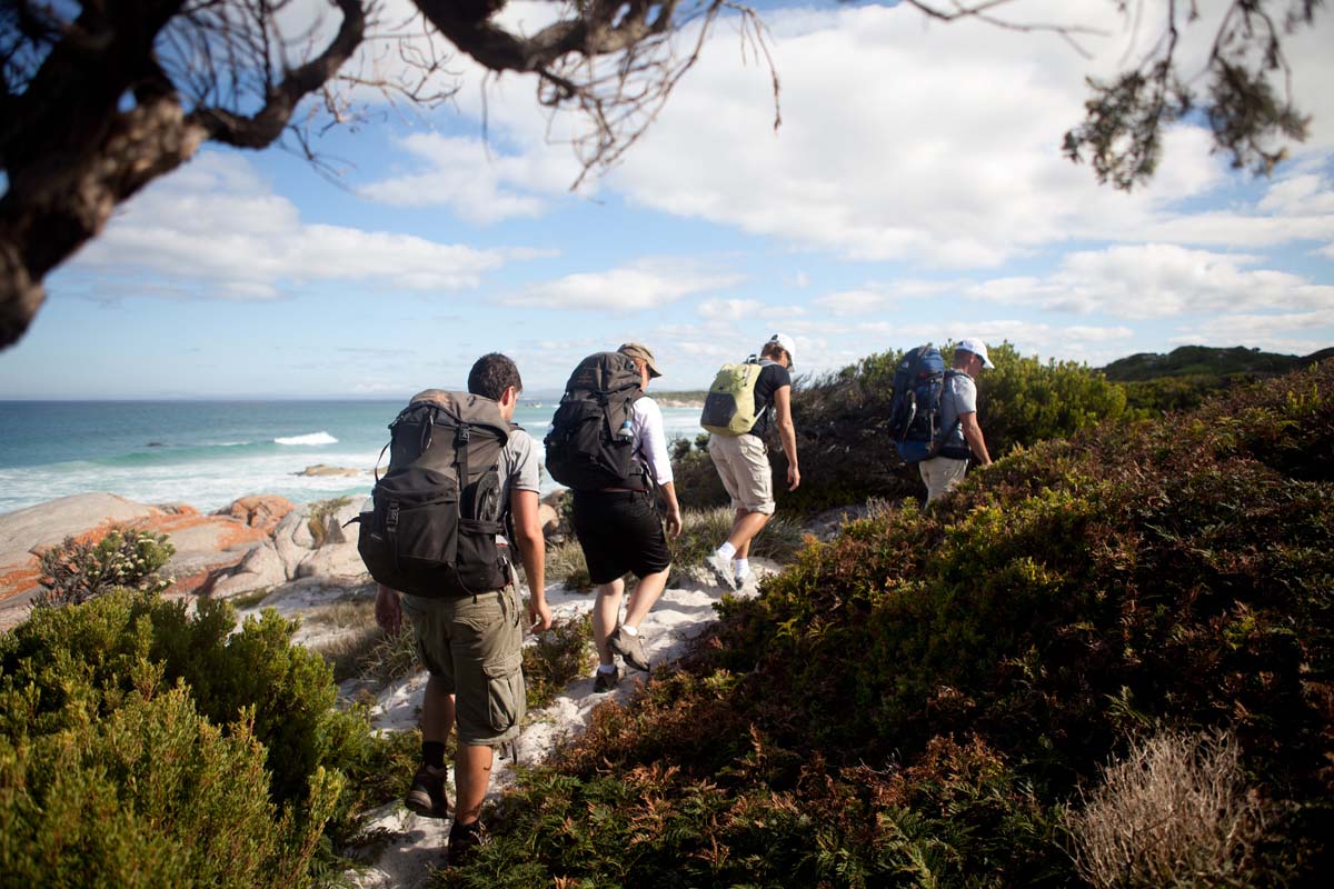 bay-of-fires-lodge-walk-tasmania-credit-helen-catchart
